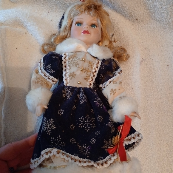 SET of 3 Porcelain Dolls Mann Doll Collection Guild Curly Hair - Picture 5 of 10